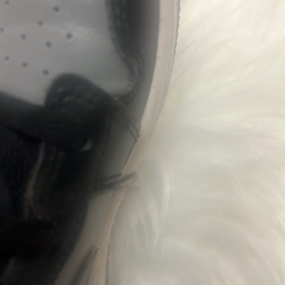 Jordan 1’s Toddler Boy 9C - Picture 7 of 8